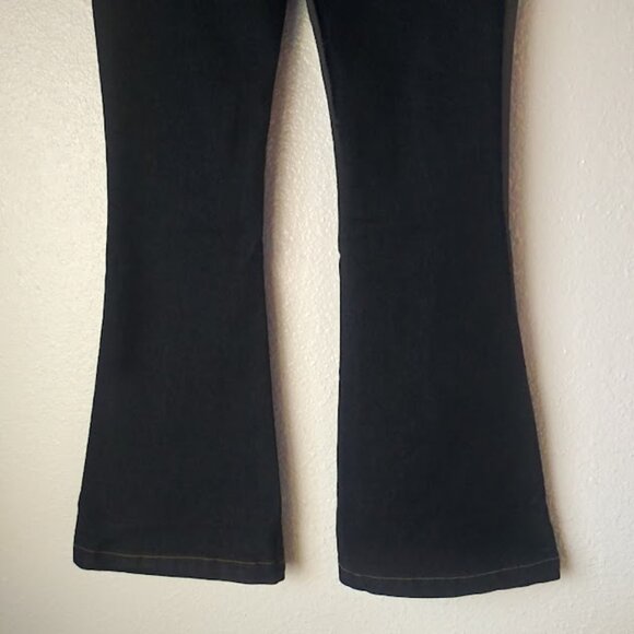 Studio 12 women's size 7 dark blue flare jeans - Picture 6 of 13